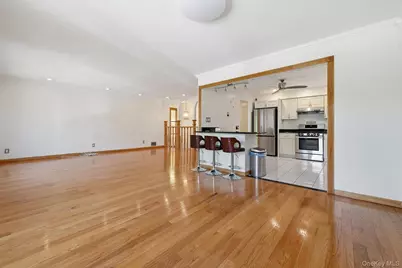 47-18 Glenwood Street, Little Neck, NY 11362 - Photo 19
