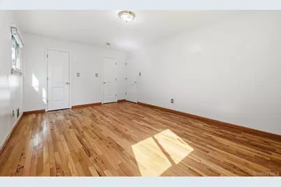 47-18 Glenwood Street, Little Neck, NY 11362 - Photo 13