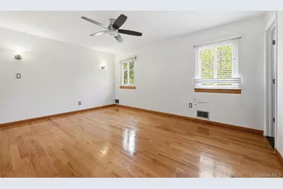 47-18 Glenwood Street, Little Neck, NY 11362 - Photo 29