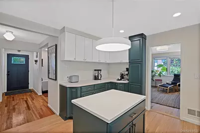 97 Hanson Lane, New Rochelle, NY 10804 - Photo 5
