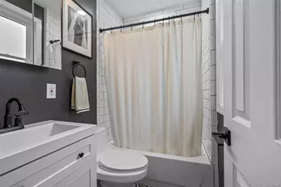 364 S Broadway, Lindenhurst, NY 11757 - Photo 13