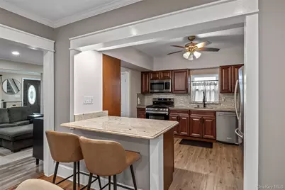 364 S Broadway, Lindenhurst, NY 11757 - Photo 9