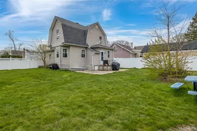 364 S Broadway, Lindenhurst, NY 11757 - Photo 19