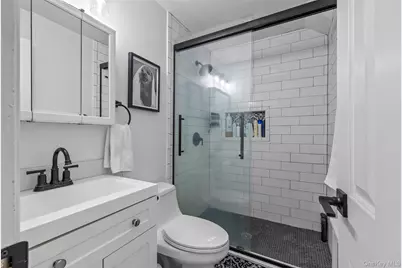364 S Broadway, Lindenhurst, NY 11757 - Photo 17