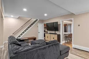 364 S Broadway, Lindenhurst, NY 11757 - Photo 5