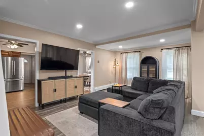 364 S Broadway, Lindenhurst, NY 11757 - Photo 7