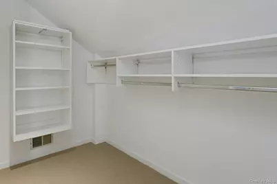 102 Boulder Ridge Road, Scarsdale, NY 10583 - Photo 17