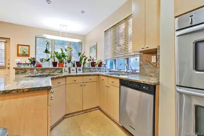 84-21 Beverly Road, Kew Gardens, NY 11415 - Photo 11