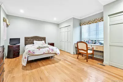 84-21 Beverly Road, Kew Gardens, NY 11415 - Photo 17