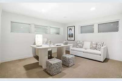 55 Hampton Oval, New Rochelle, NY 10805 - Photo 21