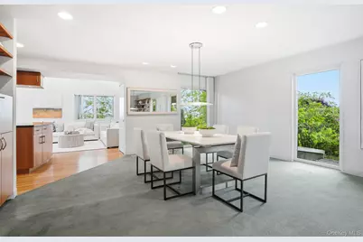 55 Hampton Oval, New Rochelle, NY 10805 - Photo 5