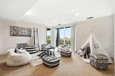 55 Hampton Oval, New Rochelle, NY 10805 - Photo 19