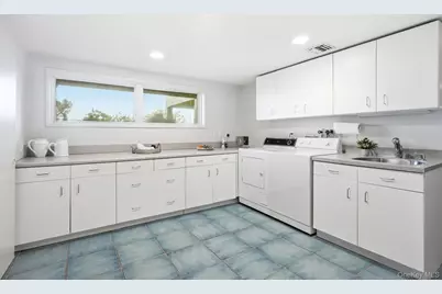 55 Hampton Oval, New Rochelle, NY 10805 - Photo 23
