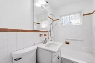 263 N Newbridge Rd, Levittown, NY 11756 - Photo 17