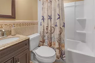 472 Bohemia Pkwy, Sayville, NY 11782 - Photo 17
