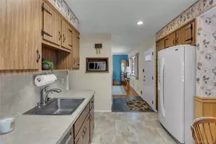 472 Bohemia Pkwy, Sayville, NY 11782 - Photo 7