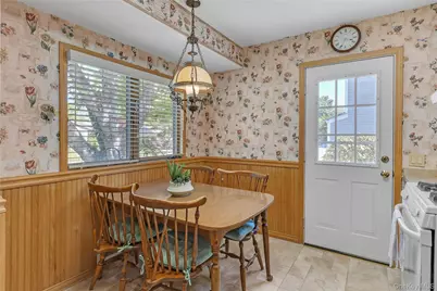 472 Bohemia Parkway, Sayville, NY 11782 - Photo 9