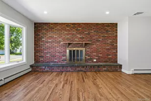 21 Robbins St, Lindenhurst, NY 11757 - Photo 15