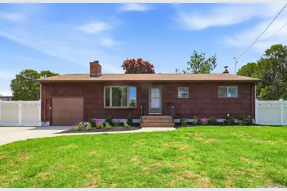 21 Robbins Street, Lindenhurst, NY 11757 - Photo 3