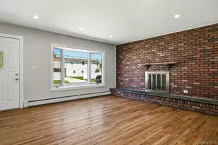 21 Robbins St, Lindenhurst, NY 11757 - Photo 15