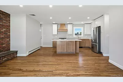 21 Robbins Street, Lindenhurst, NY 11757 - Photo 17