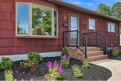 21 Robbins Street, Lindenhurst, NY 11757 - Photo 5