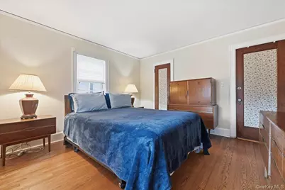 311 Carnation Avenue, Floral Park, NY 11001 - Photo 17