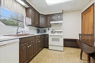 311 Carnation Ave, Floral Park, NY 11001 - Photo 11