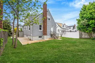 301 Merrifield Ave, Oceanside, NY 11572 - Photo 7