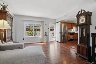 36 Sunflower, Bohemia, NY 11716 - Photo 5