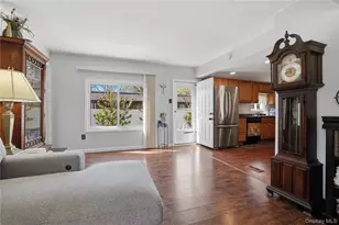36 Sunflower, Bohemia, NY 11716 - Photo 5