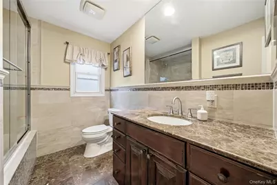 181 Branch Avenue, Freeport, NY 11520 - Photo 21
