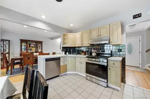 181 Branch Ave, Freeport, NY 11520 - Photo 11