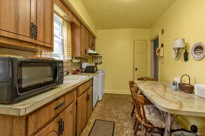 111 E Euclid Street, Valley Stream, NY 11580 - Photo 7