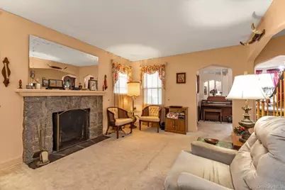 111 E Euclid Street, Valley Stream, NY 11580 - Photo 5