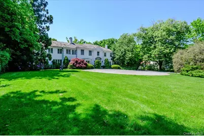 126 Station Road, Great Neck, NY 11024 - Photo 3
