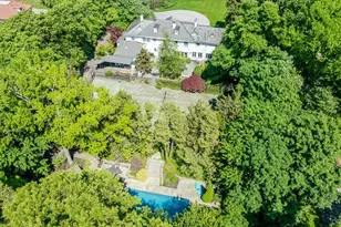 126 Station Rd, Great Neck, NY 11024 - Photo 47