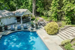 126 Station Rd, Great Neck, NY 11024 - Photo 41