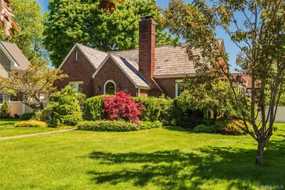 186 Pennsylvania Avenue, Freeport, NY 11520 - Photo 3