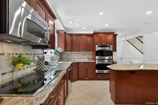 10 Wentworth Dr, Dix Hills, NY 11746 - Photo 13