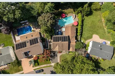 10 Wentworth Drive, Dix Hills, NY 11746 - Photo 45
