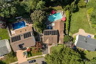 10 Wentworth Dr, Dix Hills, NY 11746 - Photo 45