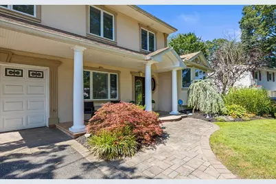 10 Wentworth Drive, Dix Hills, NY 11746 - Photo 3