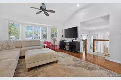 10 Wentworth Drive, Dix Hills, NY 11746 - Photo 31