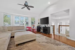10 Wentworth Dr, Dix Hills, NY 11746 - Photo 31
