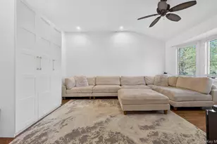 10 Wentworth Dr, Dix Hills, NY 11746 - Photo 29
