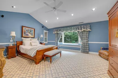 8 Briarfield Drive, Great Neck, NY 11020 - Photo 21
