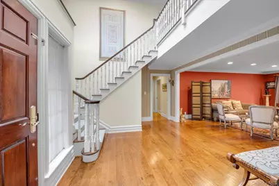8 Briarfield Drive, Great Neck, NY 11020 - Photo 5