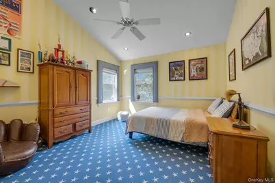 8 Briarfield Drive, Great Neck, NY 11020 - Photo 25