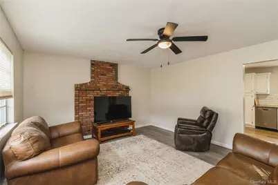 7 Austin Street, Bellport, NY 11713 - Photo 7